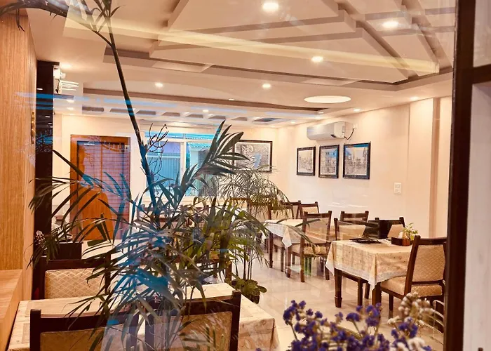 Bayberry - Near Tribhuvan International Airport 4* カトマンズ
